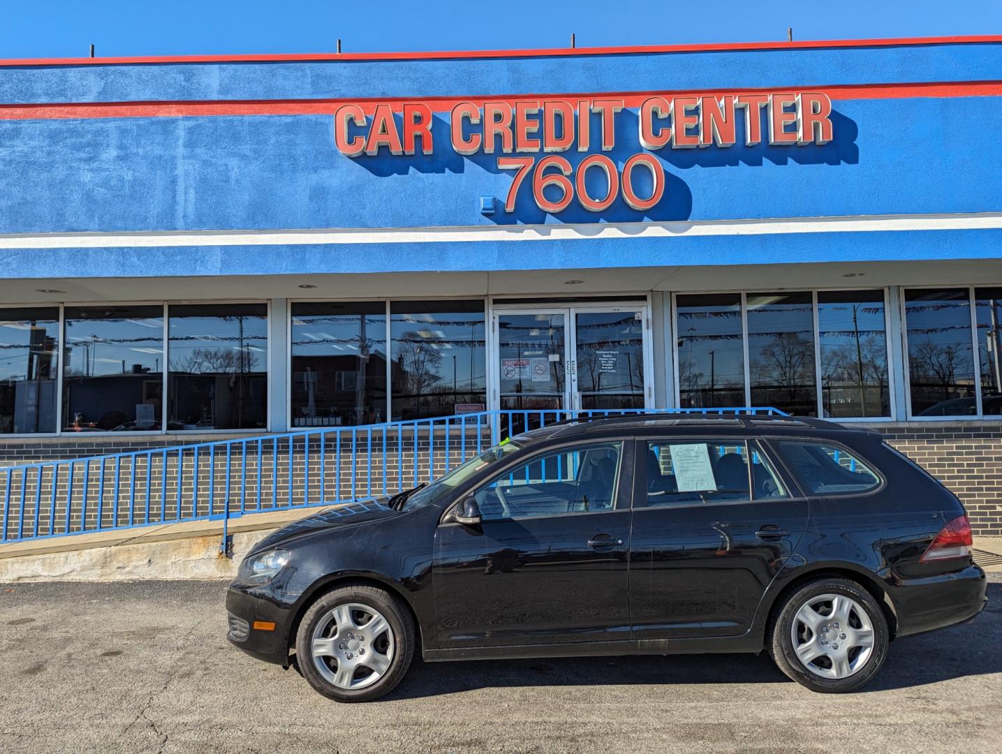 2011 BLACK Volkswagen Jetta SportWagen 2.5L SE (3VWPZ7AJXBM) with an 2.5L L5 DOHC 20V engine, located at 7600 S Western Ave., Chicago, IL, 60620, (773) 918-3980, 0.000000, 0.000000 - Photo#0